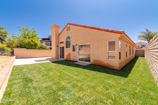 7246 University Drive, Moorpark CA: https://media.crmls.org/mediaz/66dcfc58-5fe3-4758-b5c6-a719fff30a09.jpg