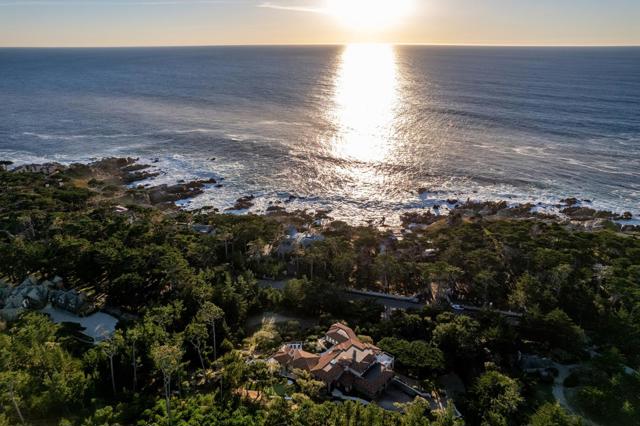 3187 17 Mile Drive, Pebble Beach CA: https://media.crmls.org/mediaz/66dd1f3b-a7b7-4f51-bfd9-c2ca2063efa4.jpg