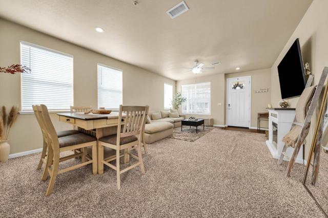 21 Sycamore Street, Greenfield CA: https://media.crmls.org/mediaz/66dd90b2-59c2-4398-81c7-c7e141a31dd0.jpg