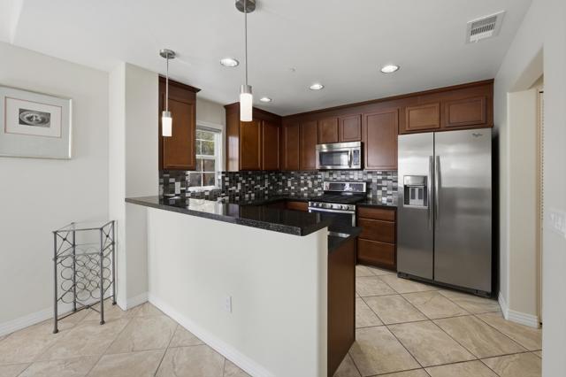 80049 Silver Sage Lane, La Quinta CA: https://media.crmls.org/mediaz/66de763d-2fda-4742-a299-03e2306f629e.jpg