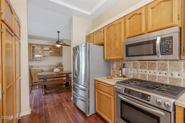 3109 E Hillcrest Drive, Westlake Village CA: https://media.crmls.org/mediaz/66defab9-5694-4ea7-b72f-6c5ed860c410.jpg