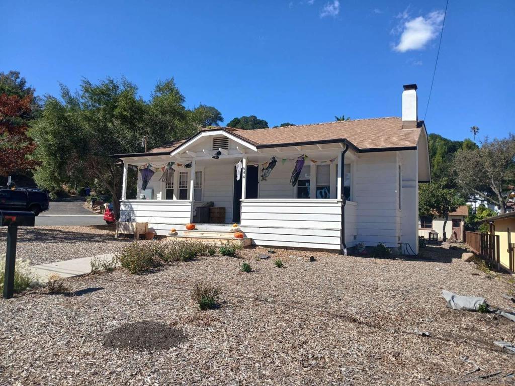 644 Mountain View St