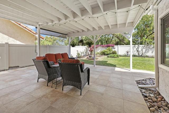 647 Boysenberry Way, Oceanside CA: https://media.crmls.org/mediaz/66dfbddc-d927-4f2a-a10b-253d62f84a77.jpg