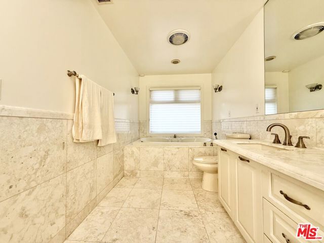 Drew Fenton | 1148 Las Pulgas Rd Los Angeles CA | MLS: 7539458