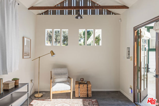 601 S Hudson Avenue, Pasadena CA: https://media.crmls.org/mediaz/66e04cbf-7b67-49cd-a954-28f1d5967336.jpg