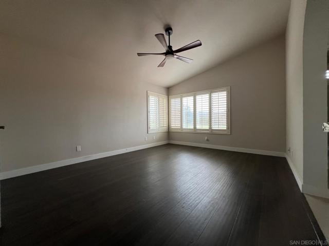 Image 21 of 55 For 672 Chateau Place