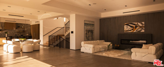 3920 Knobhill Drive, Sherman Oaks CA: https://media.crmls.org/mediaz/66e202cd-144a-4069-ad27-47333f513700.jpg