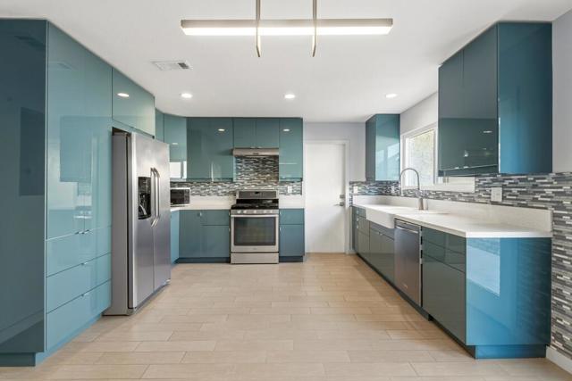 43240 Virginia Avenue, Palm Desert CA: https://media.crmls.org/mediaz/66e31c06-5ee4-43d1-89cd-20c7257d5caf.jpg