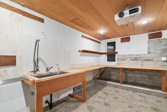 520 Tabor Drive, Scotts Valley CA: https://media.crmls.org/mediaz/66e3966a-2e0e-486b-9f4e-c9101df71fd5.jpg