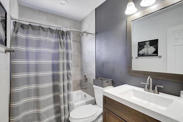360 W Bon Air Dr, Palm Springs CA: https://media.crmls.org/mediaz/66e4ae4d-fcb5-4901-93c6-137ed8e84918.jpg