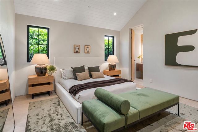 12227 Tweed Lane, Los Angeles CA: https://media.crmls.org/mediaz/66e4b389-2153-4b94-bdac-66e6990c0a33.jpg