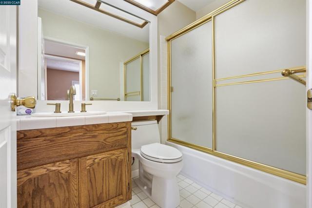 5535 Edgeview Dr, Discovery Bay CA: https://media.crmls.org/mediaz/66e52e2c-638f-416f-a52b-60a09cc7a9fa.jpg
