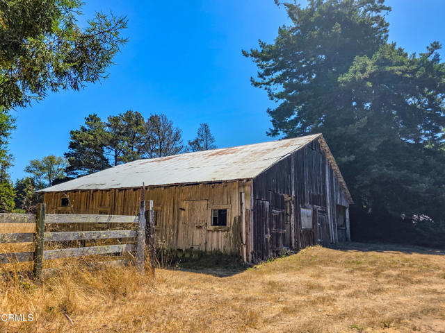 Detail Gallery Image 3 of 31 For 21601 Hellman Ln, Fort Bragg,  CA 95437 - 3 Beds | 1 Baths