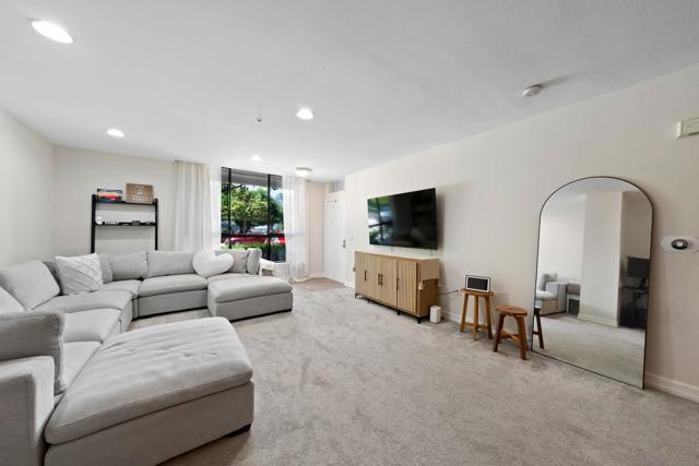 1480 Broadway, San Diego CA: https://media.crmls.org/mediaz/66e71c42-122d-4a3e-8a25-09f9cf8007f5.jpg