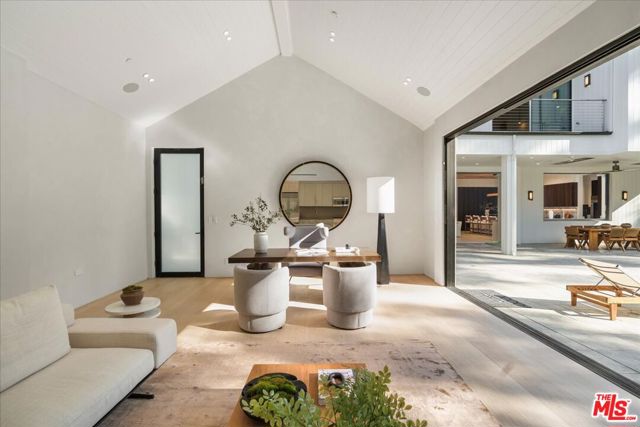 12227 Tweed Lane, Los Angeles CA: https://media.crmls.org/mediaz/66e7327d-caa7-4075-b6d4-3bbd503cb471.jpg