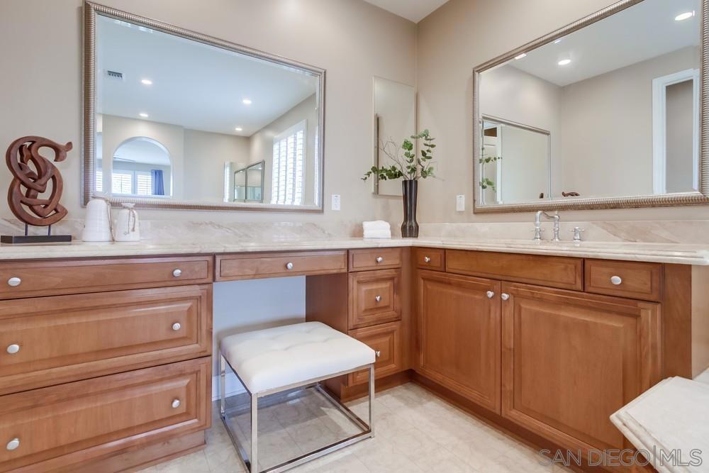 MLS #250025773SD img 32