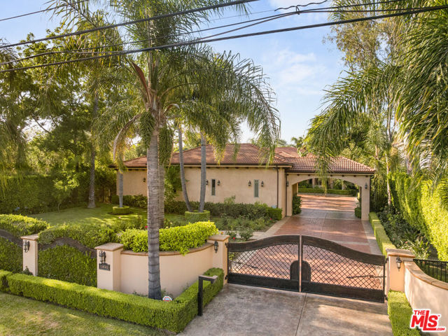 13845 Magnolia Boulevard, Sherman Oaks CA: https://media.crmls.org/mediaz/66e950a4-4dc7-4740-9f35-ce3bac777cbf.jpg