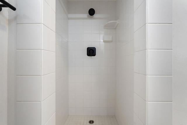 Image 18 of 23 For 211 Walnut Avenue