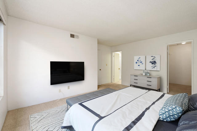 179 Las Lomas, Palm Desert CA: https://media.crmls.org/mediaz/66eab269-26a3-4932-8cb1-b000c4ede9da.jpg