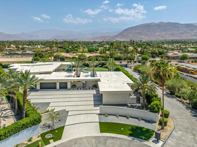 7 Makena Lane, Rancho Mirage CA: https://media.crmls.org/mediaz/66eaeb64-52ab-4564-adf4-4bdceaa9fc18.jpg