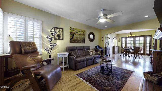 405 Mission Road, Glendale CA: https://media.crmls.org/mediaz/66eaf9c8-93fa-43fd-9633-285ea39d7844.jpg