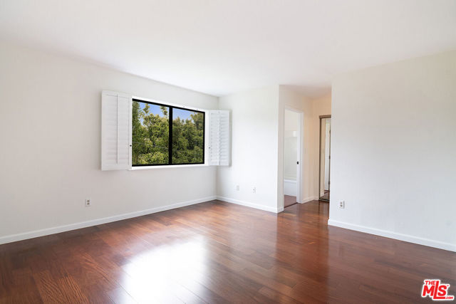 3544 S Centinela Avenue, Los Angeles CA: https://media.crmls.org/mediaz/66ebdce4-64a0-4d83-9bca-9ff0d5a655ae.jpg