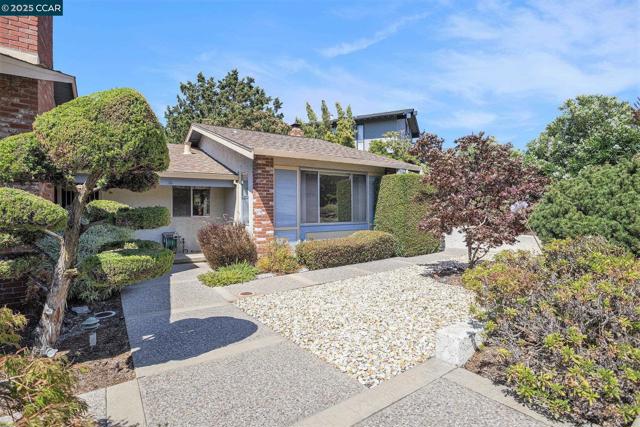 3323 Diablo Cir, Pinole CA: https://media.crmls.org/mediaz/66ebfe1f-1b0a-4a03-a22f-2d73e7f58fb9.jpg