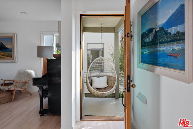 626 Pacific Street, Santa Monica CA: https://media.crmls.org/mediaz/66ebff3b-8a4a-4bf5-b1db-e64ec63b4a0f.jpg