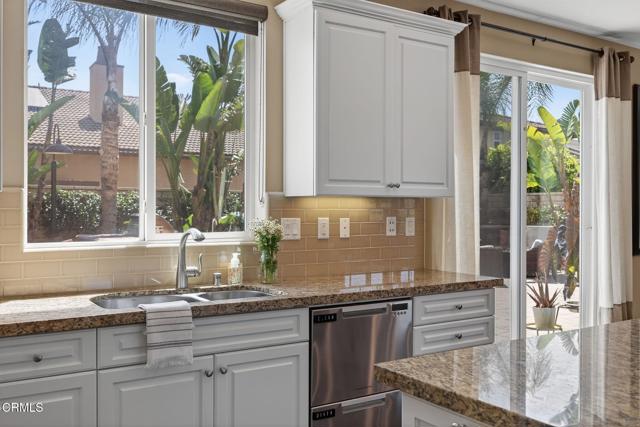 474 Park Cottage Place, Camarillo CA: https://media.crmls.org/mediaz/66ec0cbe-5a45-4de7-9d19-42ff88acd8c8.jpg