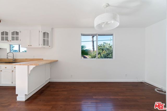 4011 1/2 Sunset Drive, Los Angeles CA: https://media.crmls.org/mediaz/66ec69e3-b639-4752-bbb1-a79665df6260.jpg