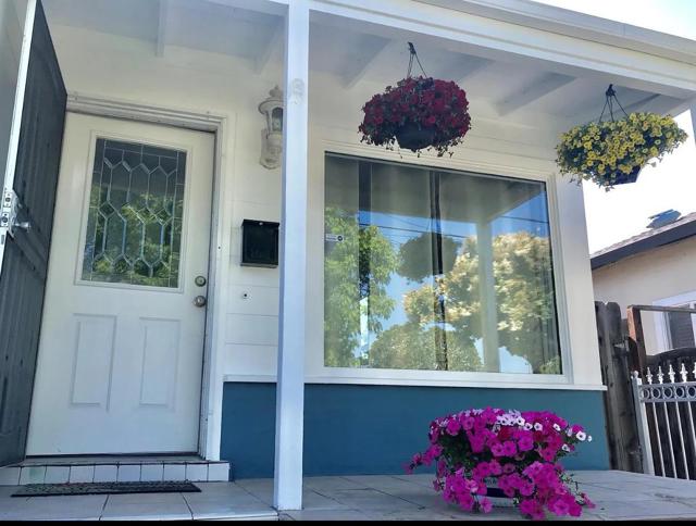 415 Wisteria Drive, East Palo Alto CA: https://media.crmls.org/mediaz/66ed2bb0-5f15-4674-9d62-eae6c8f2a6d8.jpg
