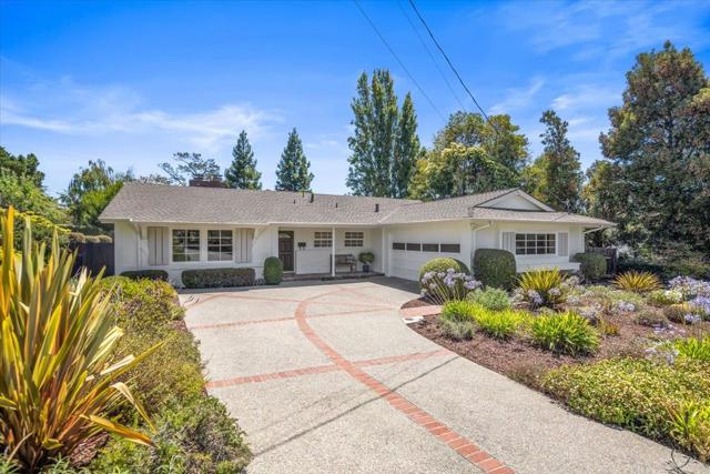 35 Mountain View Place, San Mateo CA: https://media.crmls.org/mediaz/66ed7e2f-6620-4327-9860-18f78ff3956f.jpg