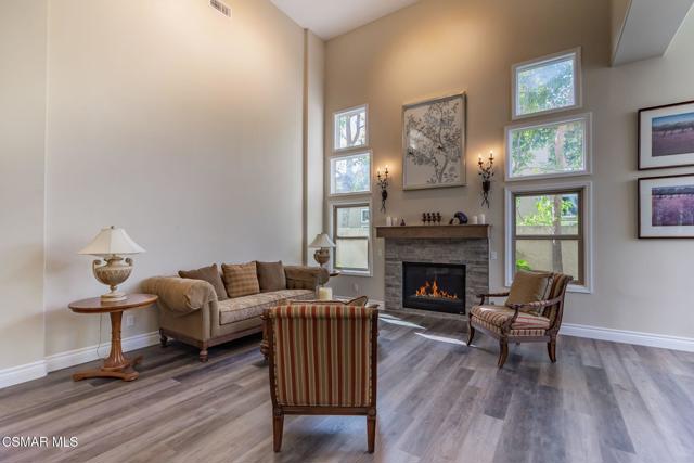 691 Larchmont Street, Simi Valley CA: https://media.crmls.org/mediaz/66ed89b4-da24-41c7-9f29-cb495694671b.jpg