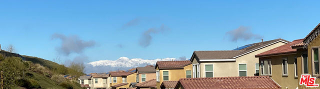 18648 Juniper Springs Drive, Canyon Country CA: https://media.crmls.org/mediaz/66ed976d-ba7a-417b-89c3-804e4503c819.jpg