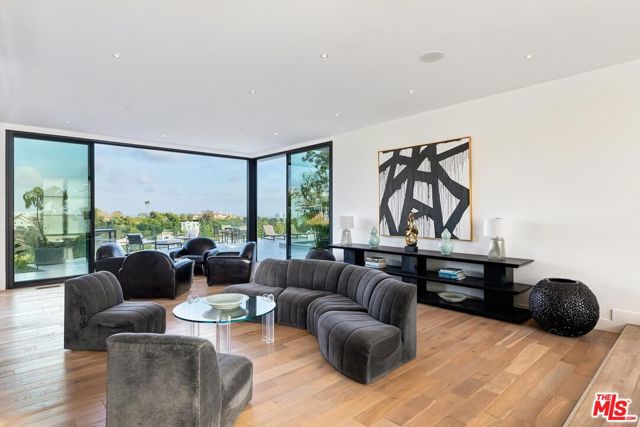 Drew Fenton | 920 Linda Flora Drive Los Angeles CA | MLS: 7630035