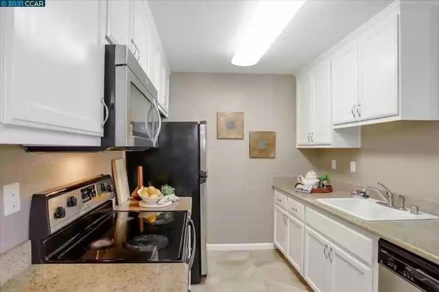 2695 Somerset Park Circle, San Jose CA: https://media.crmls.org/mediaz/66efba9a-d147-4455-a6d4-4cdfec28bee3.jpg