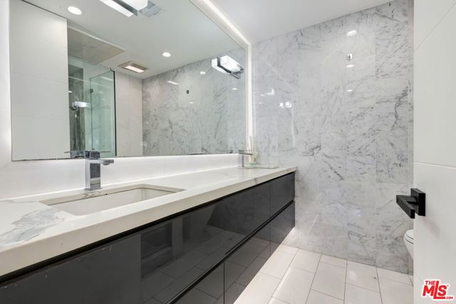 818 N Doheny Drive, West Hollywood CA: https://media.crmls.org/mediaz/66efe206-88a1-4cb9-a7a0-6350b854dc65.jpg