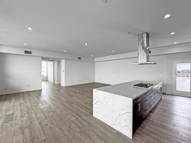 3047 North Park Way, San Diego CA: https://media.crmls.org/mediaz/66f01223-d608-4575-b185-66f78c9b2eaf.jpg