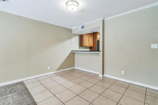 7166 N Fruit Ave, Fresno CA: https://media.crmls.org/mediaz/66f0fc96-ff72-432a-9710-eee54c346b71.jpg