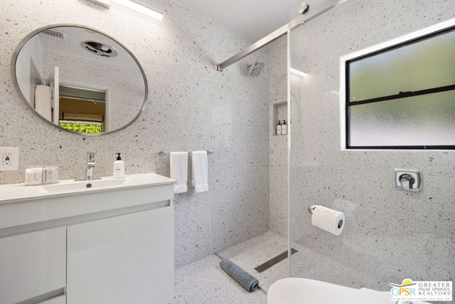 Image 46 of 57 For 311 Via Sol  