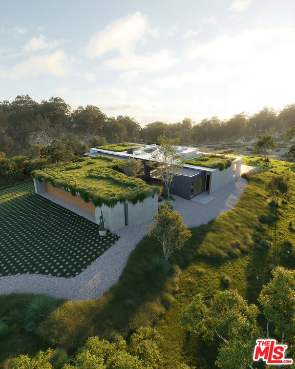 29200 Larkspur Lane, Malibu CA: https://media.crmls.org/mediaz/66f117c5-f107-4d26-84cf-9798568216eb.jpg