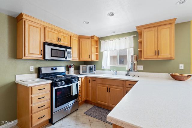 2113 Euclid Avenue, Camarillo CA: https://media.crmls.org/mediaz/66f1866e-834c-4e7a-976b-05d1627e07ab.jpg