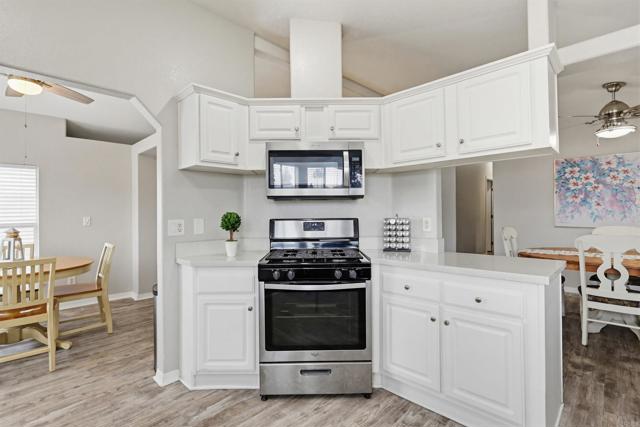 Detail Gallery Image 17 of 37 For 200 N El Camino Real #159,  Oceanside,  CA 92058 - 3 Beds | 2 Baths