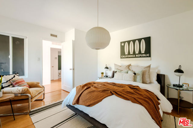 3625 Berryman Avenue, Los Angeles CA: https://media.crmls.org/mediaz/66f31f7a-f516-4b93-b706-d56f6117fb01.jpg