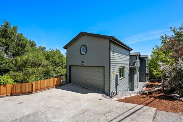 3554 Oak Knoll Drive, Redwood City CA: https://media.crmls.org/mediaz/66f3a11b-f90b-442d-b937-94b031f078a9.jpg