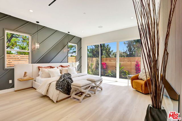 5730 Lasaine Avenue, Encino CA: https://media.crmls.org/mediaz/66f4a1c3-8c94-4af4-9f76-baa6b8d283eb.jpg