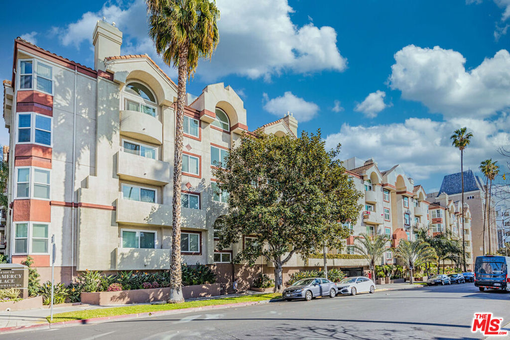 620 S Gramercy Place #301