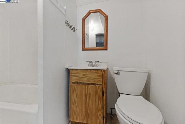 40 Acton St, Daly City CA: https://media.crmls.org/mediaz/66f4c5bc-4bfd-4d16-bbe1-6aed5a2cf826.jpg