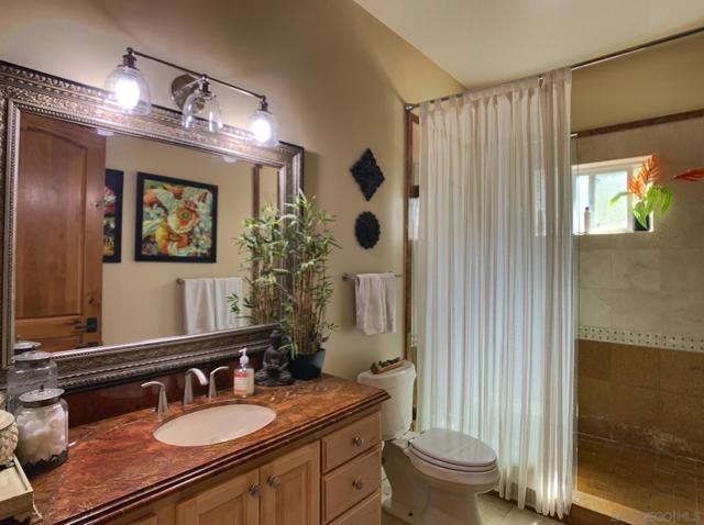 1445 Terracita Ln, Alpine CA: https://media.crmls.org/mediaz/66f547f2-3f44-463b-af21-4b8e210cf6d0.jpg
