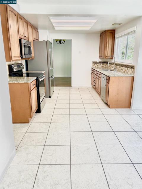 310 Miranda Ln, Alamo CA: https://media.crmls.org/mediaz/66f5a15c-c22a-49e7-9f87-4dc0af5552d6.jpg